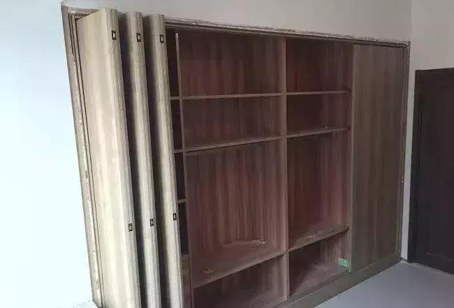 床头柜和衣柜一体设计非常鸡肋,床头柜衣柜一体太鸡肋