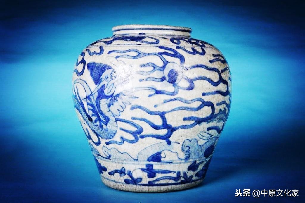 宣德红釉青花鱼藻纹梅瓶图片,单色精美瓷器