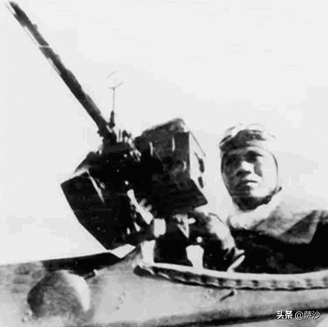 那位踢球最好的抗战飞行员已经为国捐躯了：纪念陈镇和殉国80周年