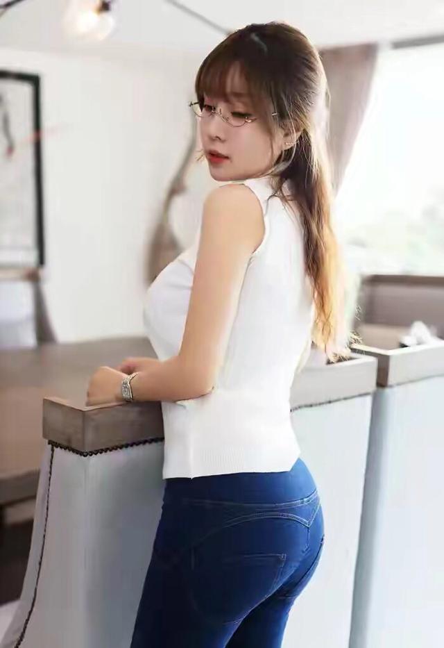 第一次加的女孩子微信该怎么聊天,平时微信上如何和女孩子聊天