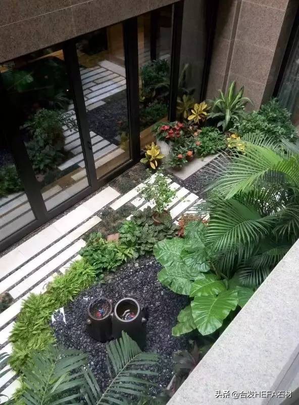 东莞庭院铺地红砂岩石材,芝麻灰石材庭院铺地效果