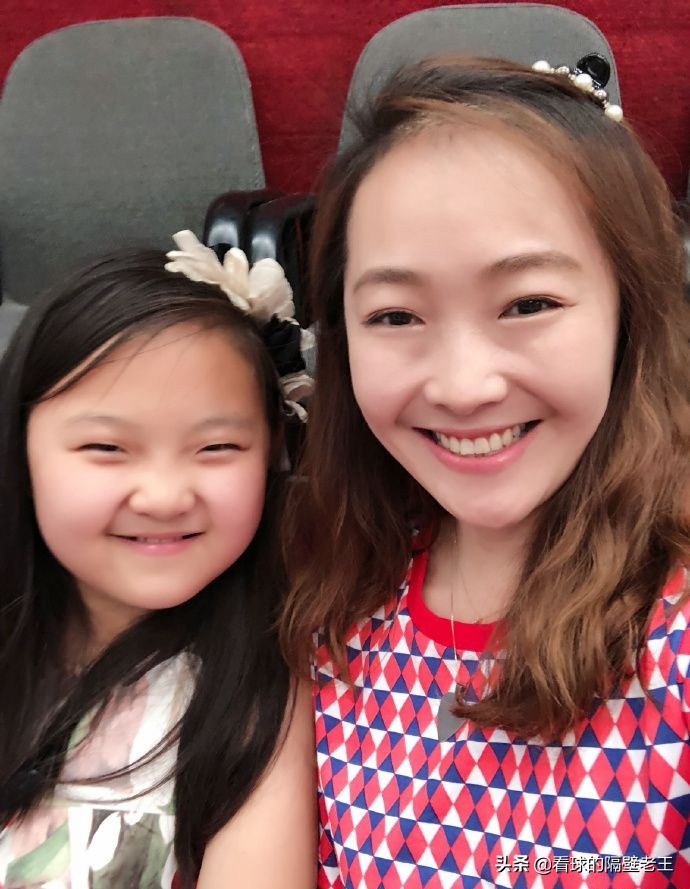 她的运动生涯太坎坷！离婚后自己带女儿，现与大5岁的男友很甜蜜