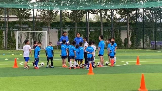 热爱踢球却踢不好,踢球是为了什么