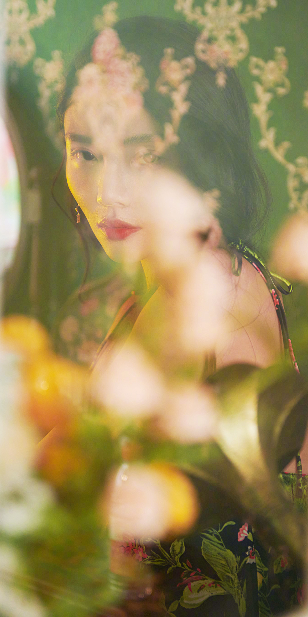 徐冬冬穿印花吊带裙全部照片,徐冬冬港风电影剧照