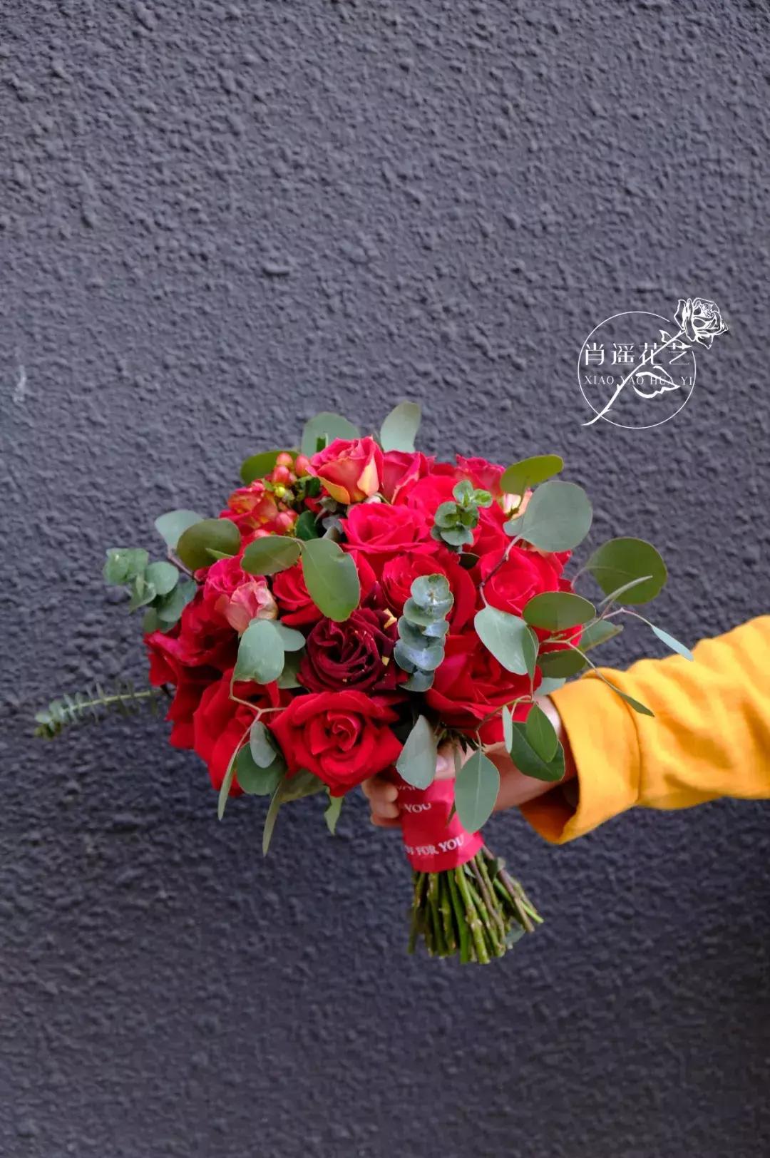 开花店一年能挣多少钱,花店到底利润有多少