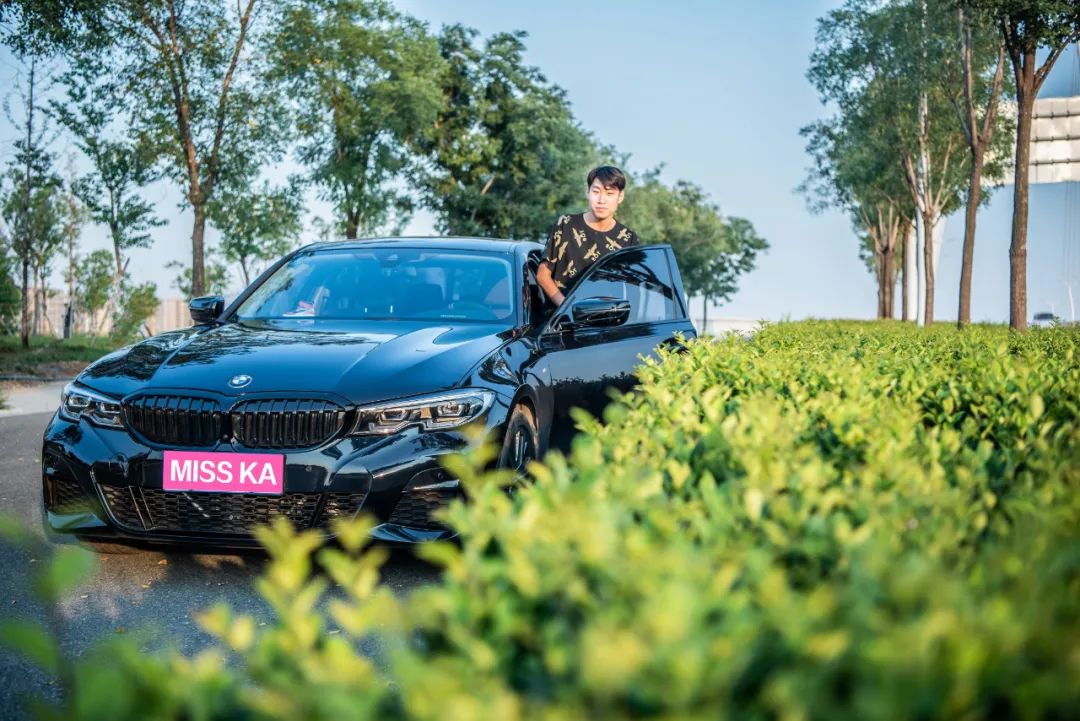 宝马325li实际油耗多少,宝马325li曜夜运动版油耗