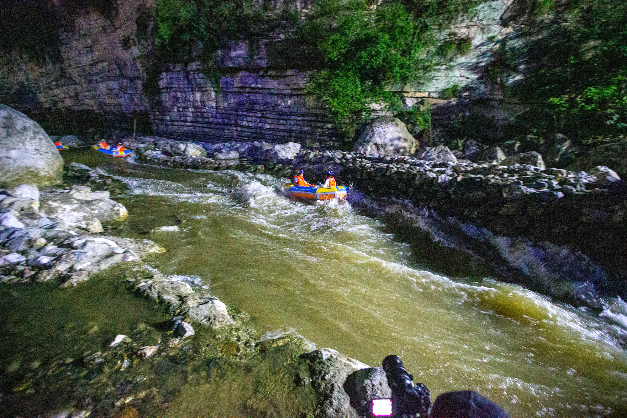 宜昌兴山朝天吼漂流空气质量,宜昌朝天吼漂流今天可以游吗