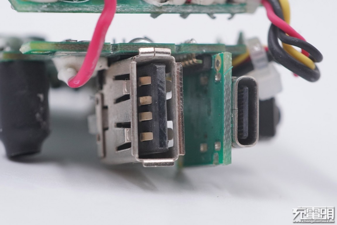 拆解华为5000mah充电宝,拆解60000ma充电宝