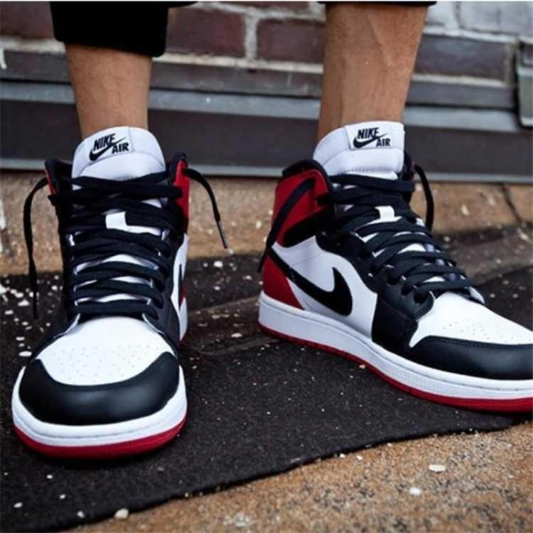 杭州大学生卖鞋月入2-3万！球鞋疯狂藏着什么利益链