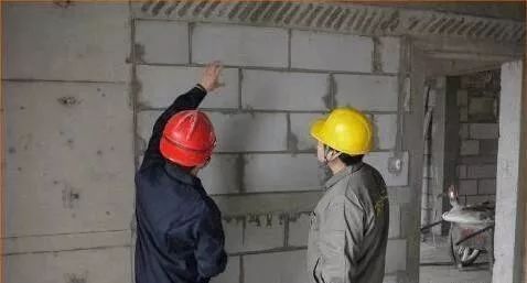 石膏墙面空鼓可以用砂浆补吗,石膏砂浆墙面裂缝怎么修补