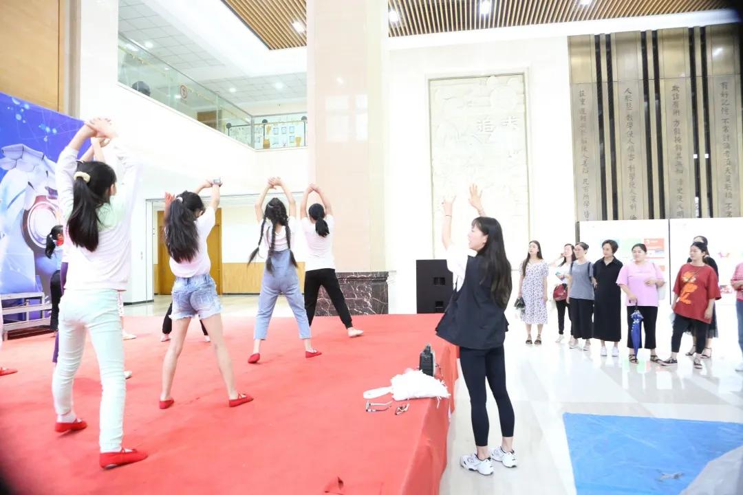 展学校风采，促教育发展——两校互动交流相互学习携手共进