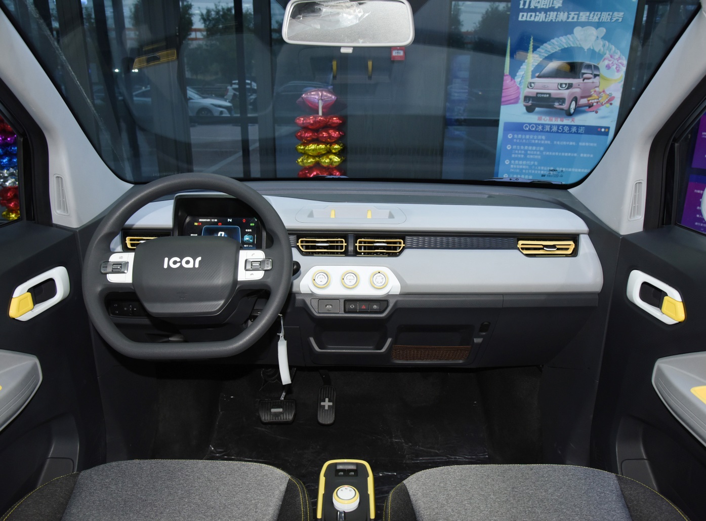 奇瑞qq和五菱宏光mini对比图片,奇瑞qq跟五菱mini