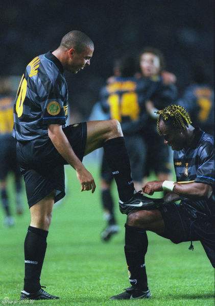 罗纳尔多疯狂,外星人罗纳尔多的来历