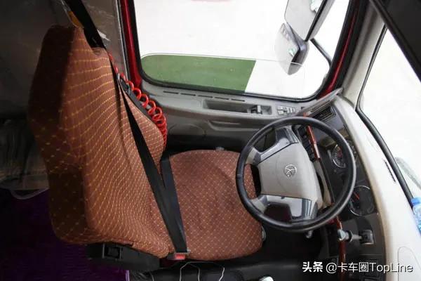 大运会记者采访视频小朋友,大运重卡客户心声