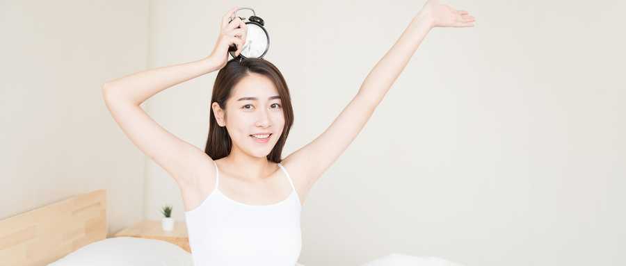 早上起床眼睛肿是什么原因怎么治,早上起床后眼睛肿了怎么办