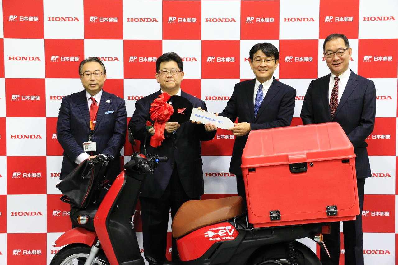 honda新踏板,honda燃油踏板车