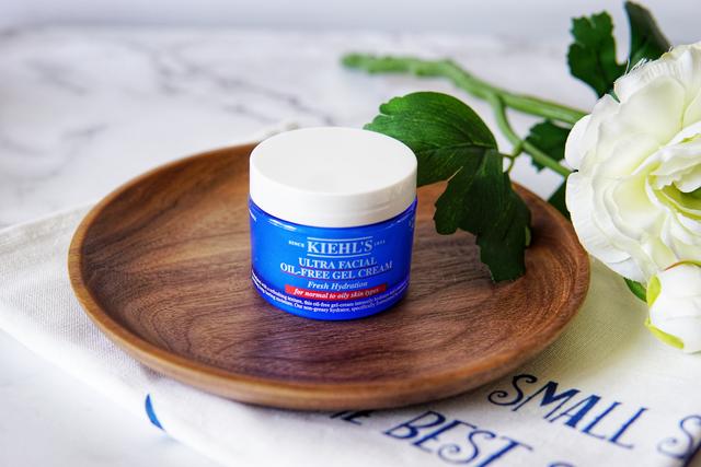 夏季面霜保湿不油腻退红不拔干,夏天清爽不油腻的面霜有哪些