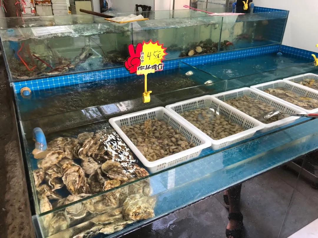 重庆这个24层没有电梯的高楼！直逼40℃的天气仍然有人前来打卡