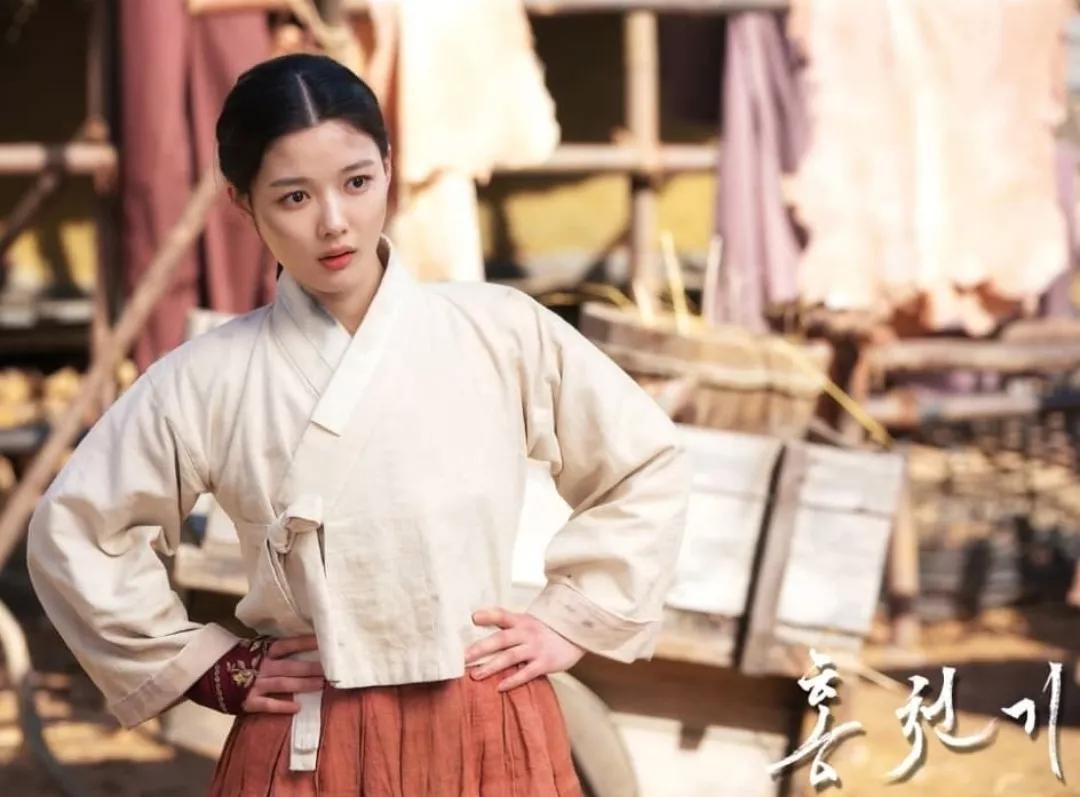 韩国教授内涵吴京运动服抄袭，被骂后认怂删文，并非首次碰瓷中国