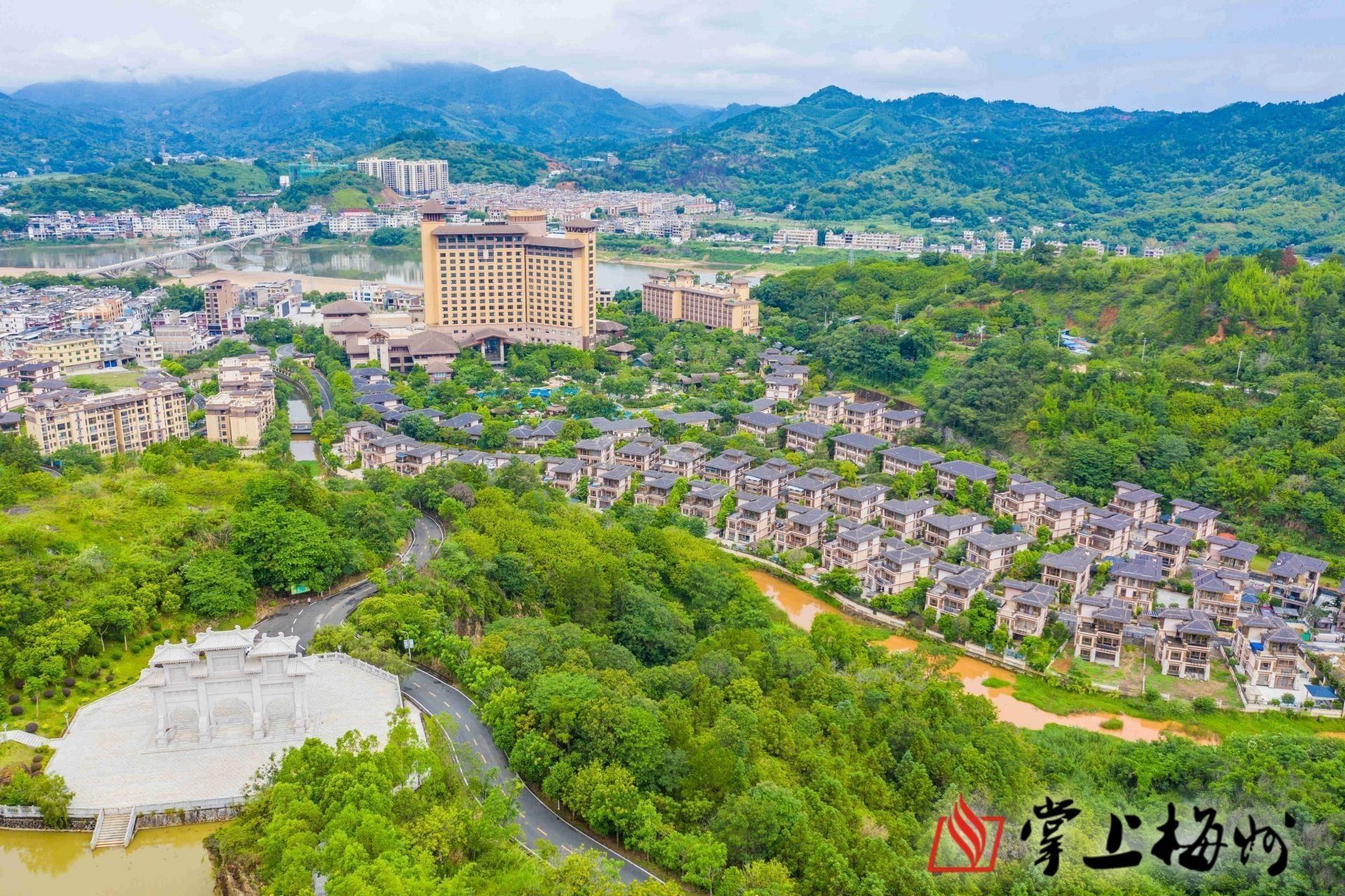 温泉引客来，“凤凰”振翅飞！梅州丰顺留隍抓住“产业兴”，群众吃上“文旅饭”