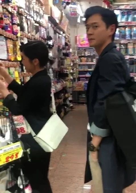 tvb小生被爆出两位绯闻女友,tvb人气小生地下恋情