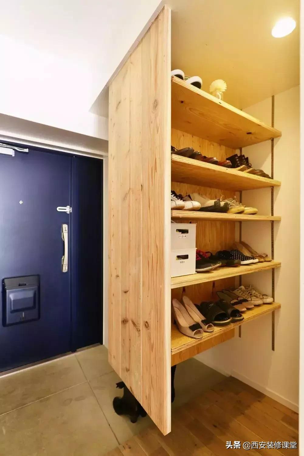 进门鞋柜设计右侧是餐厅隔断,红木鞋柜屏风隔断一体效果图