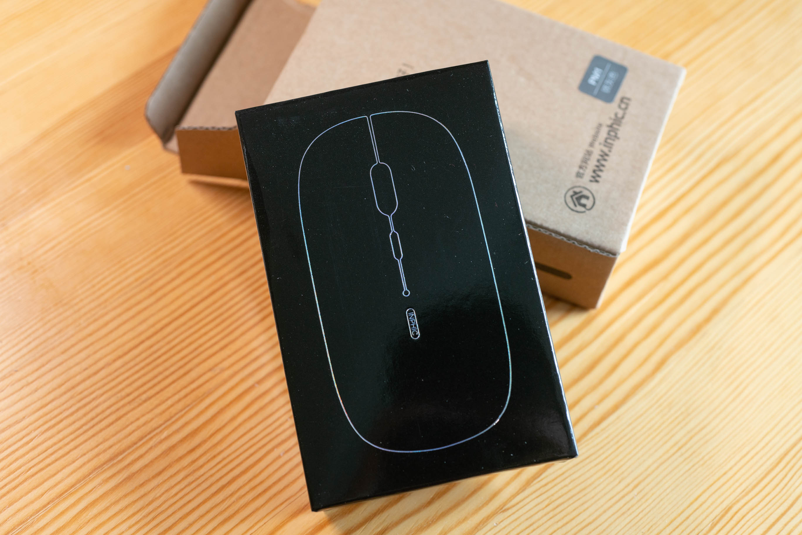 英菲克pm1无线鼠标怎么换电池,英菲克pm1双模鼠标怎么样