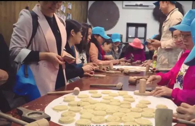 深圳大鹏古城边坐拥海岸线边的民宿，打卡百年古城丨巢里巢外