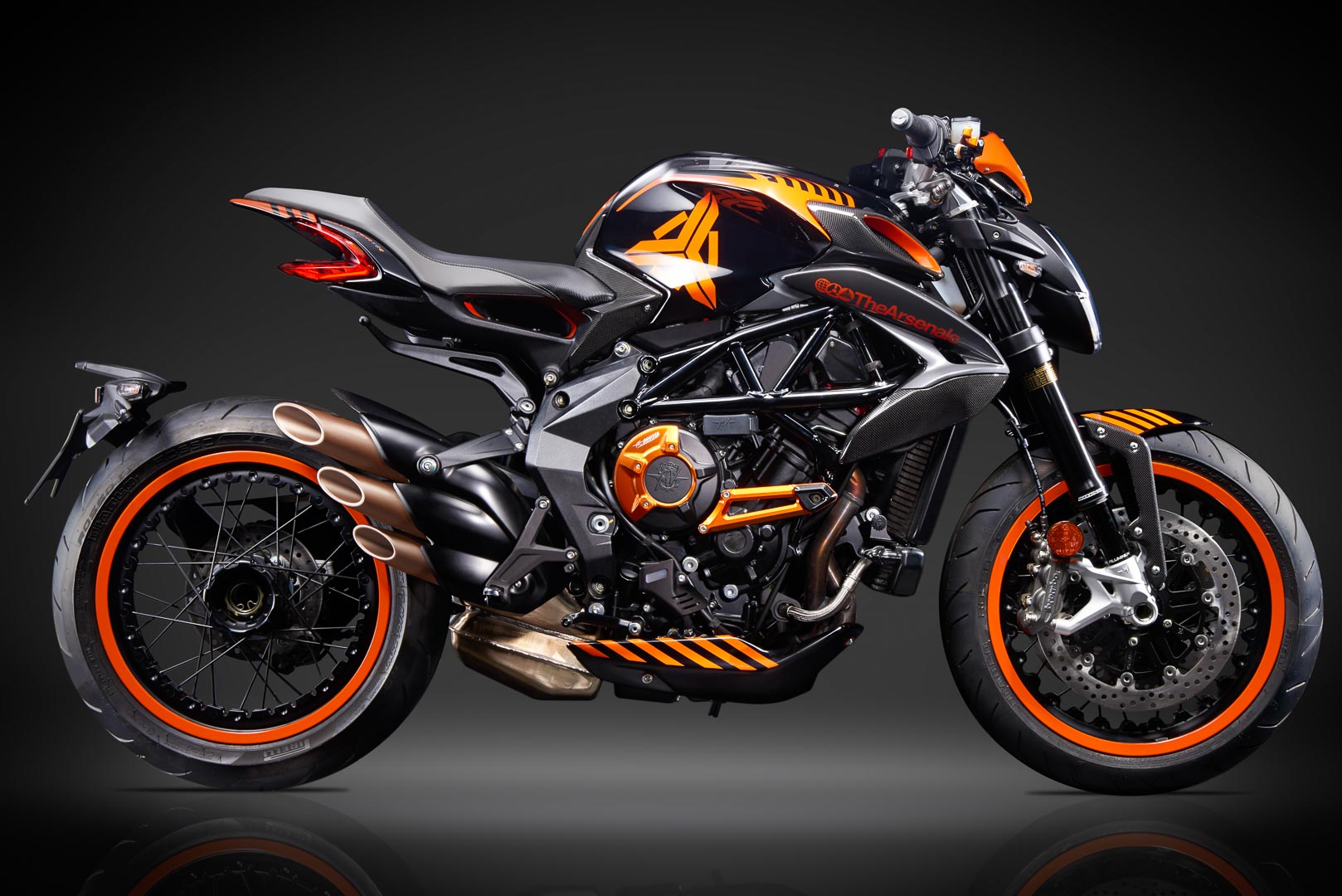 MVAgusta联手TheArsenale推介其“艺术珍品”DRAGSTER800RR