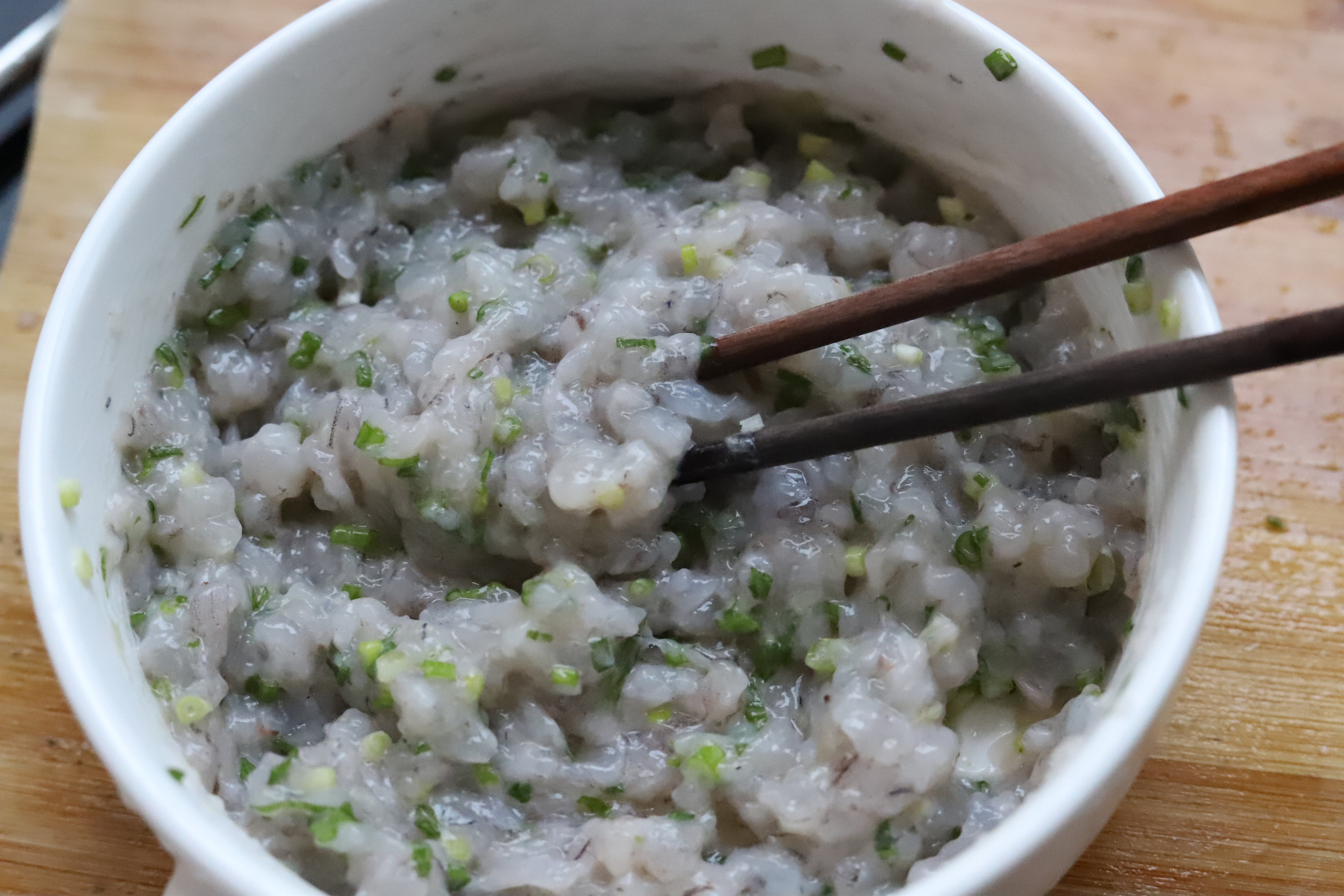 1岁宝宝虾仁鸡蛋小馄饨馅的做法,宝宝辅食虾仁胡萝卜小馄饨的做法