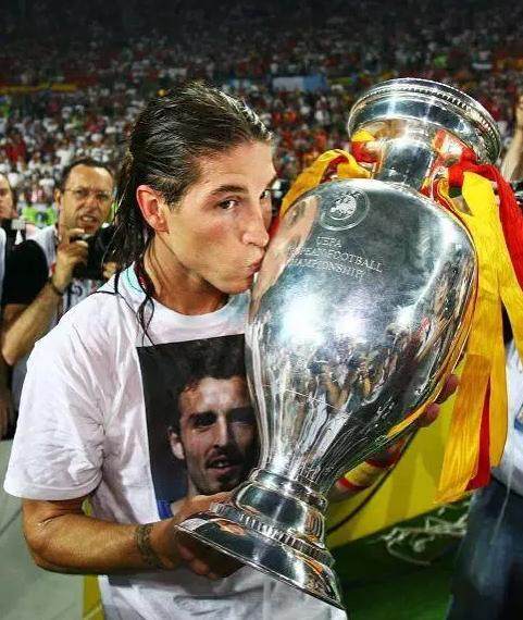 足球运动员猝死原因,前国家队足球运动员猝死