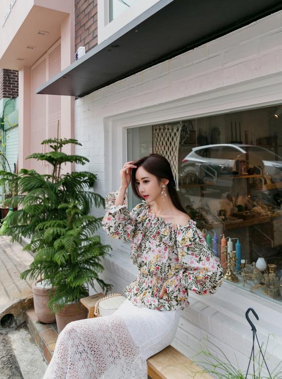 春熙香卉碎花芳菲朵彩抹肩衫