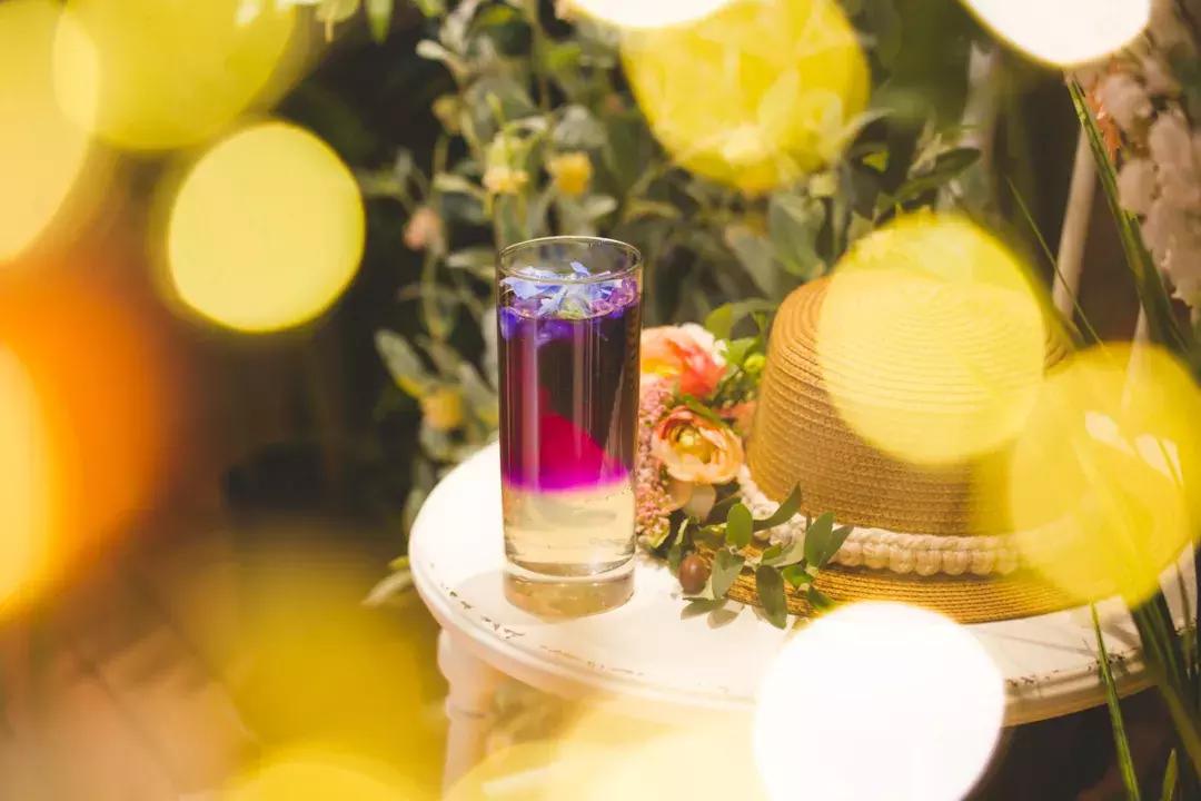 撩炸日韩少女心！风靡韩国的「花草系」咖啡店，韩国明星都爱去！