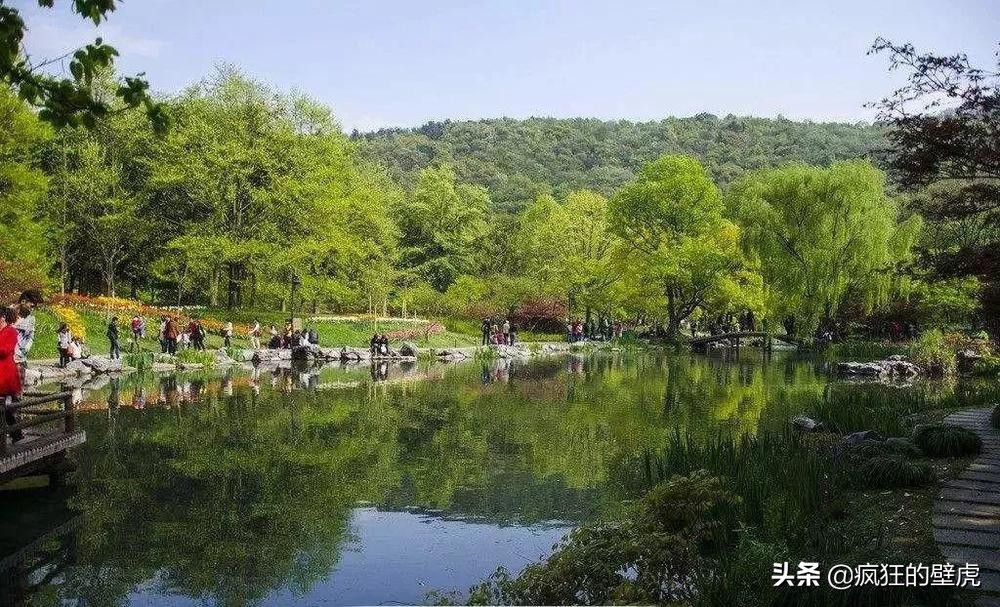 忆江南最忆是杭州全诗注音版,江南忆最忆是杭州山寺月中寻桂子