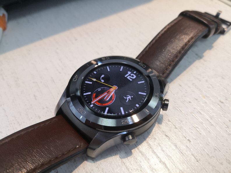 推荐一些便宜的运动手表 (劳力士的运动手表哪里也买不到吗)