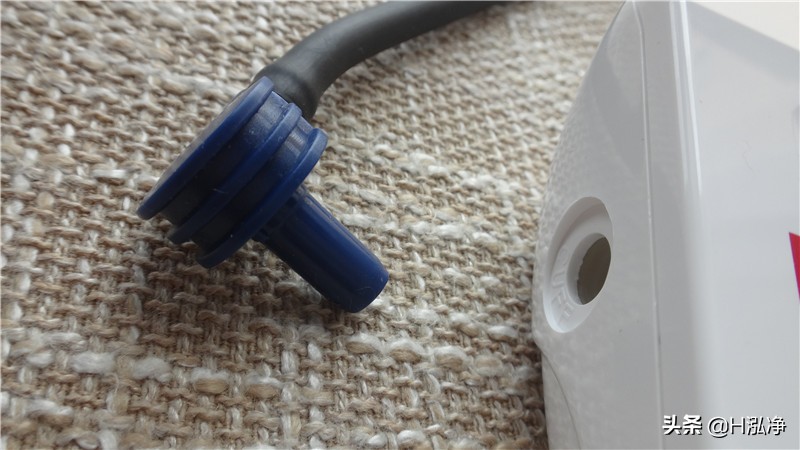 臂式电子血压计老人家用,上臂式血压计可以躺着测量吗