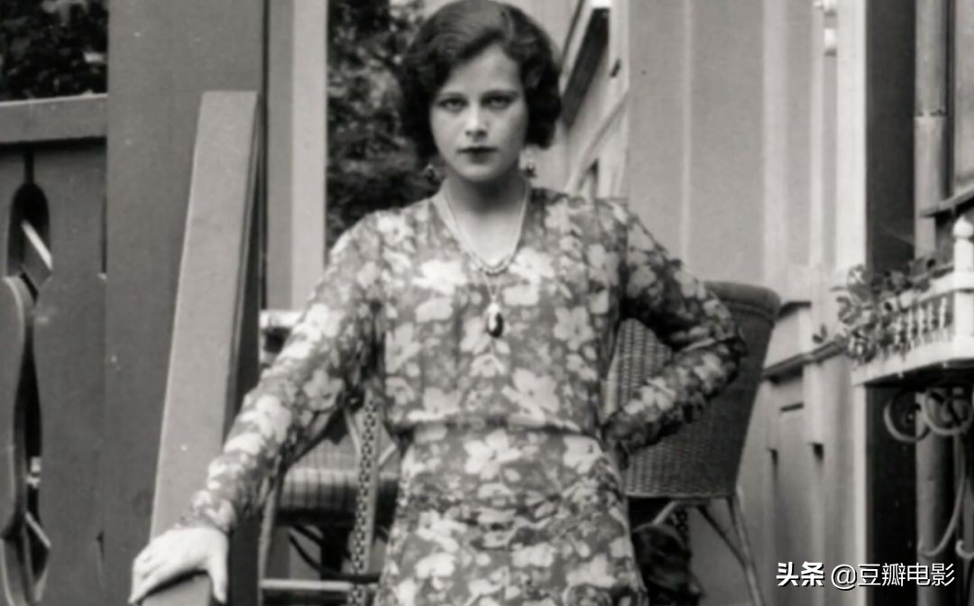 首位全裸出镜,这好莱坞*星艳**竟是wifi之母《*物尤**:海蒂·拉玛传》