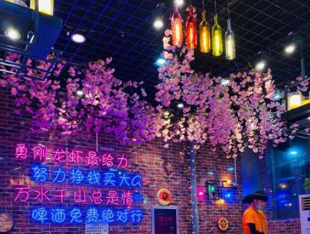 郑州一家烧烤店,郑州最牛的龙虾烧烤店