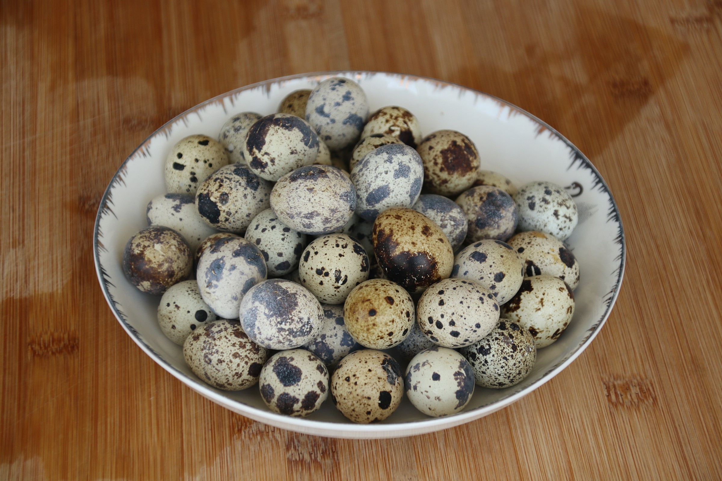 鹌鹑蛋快速剥皮的方法,鹌鹑蛋剥皮小窍门