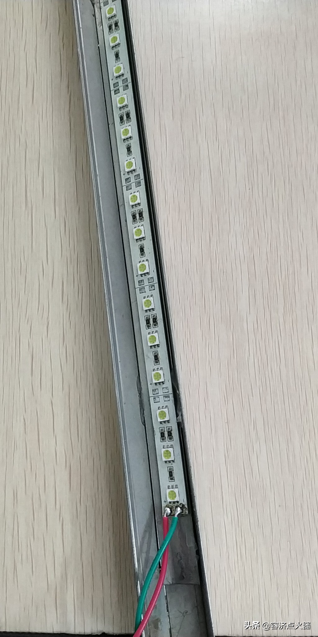 怎么用万用表测试led灯带好坏,万用表怎么测量led灯条好坏