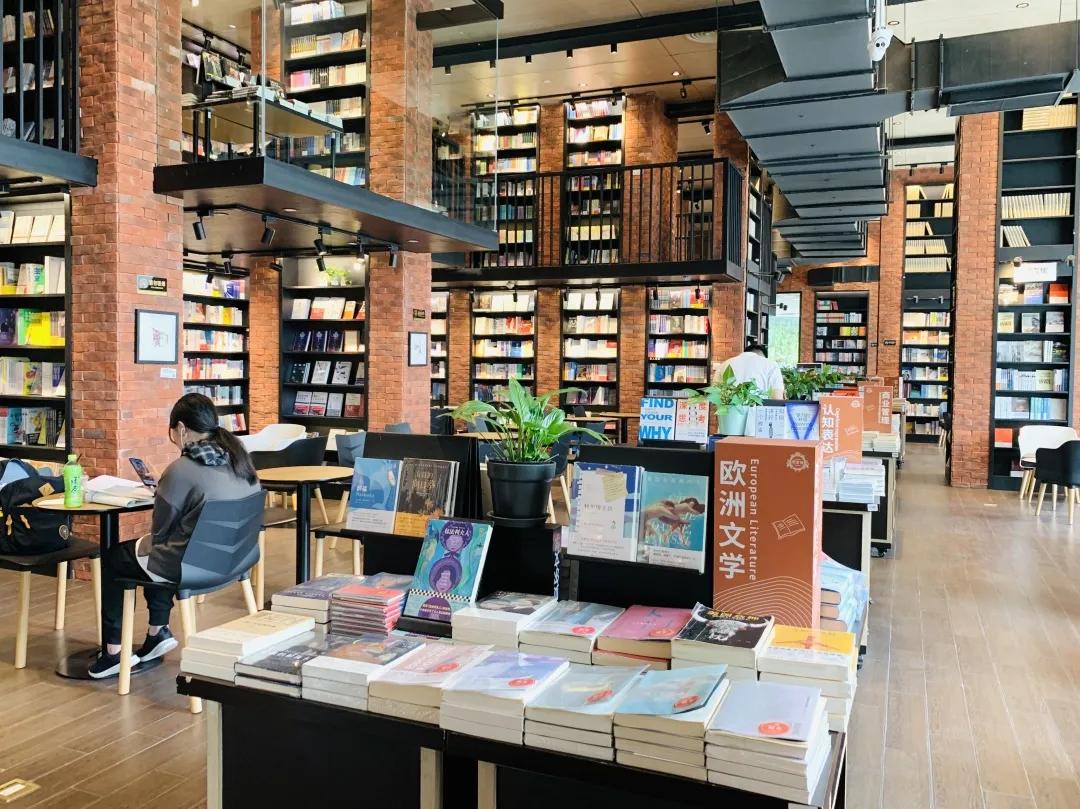 用阅读触摸成都｜在成都不能错过的10家书店（下）
