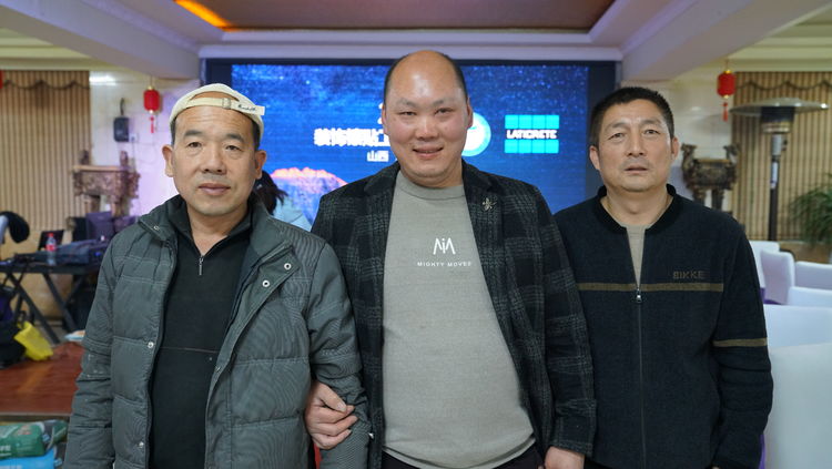 雷帝国际彩砂施工视频,雷帝国际瓷砖辅料