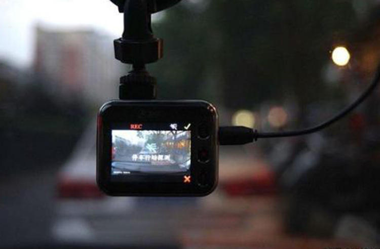 新车出厂要配行车记录仪,2022年出厂车都要配行车记录仪吗