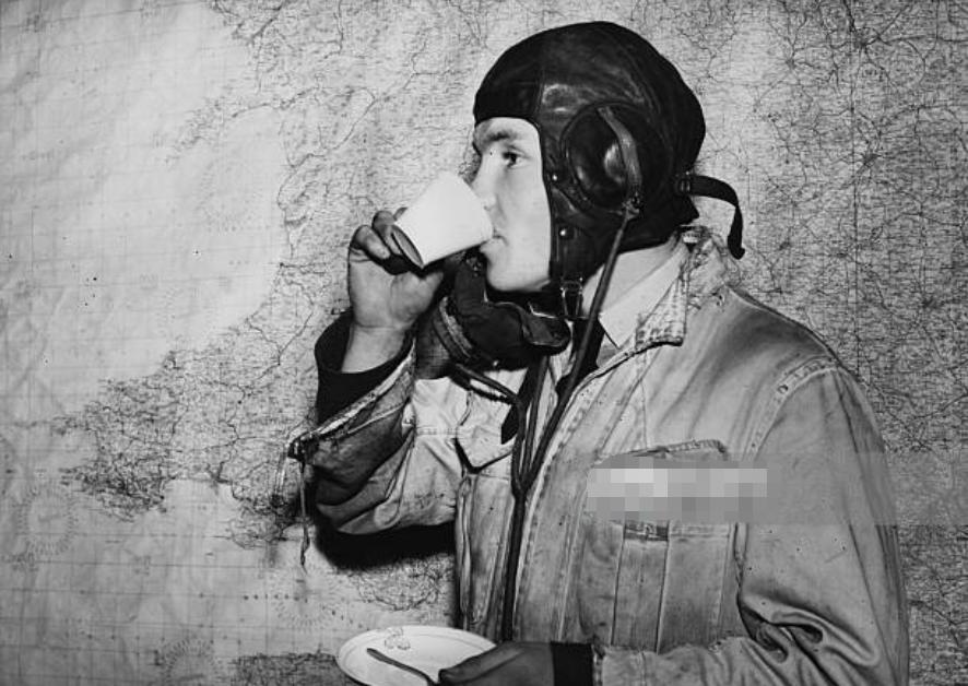 英国重磅消息:*取盗**俄军图-160战略轰炸机情报卖给美国和以色列