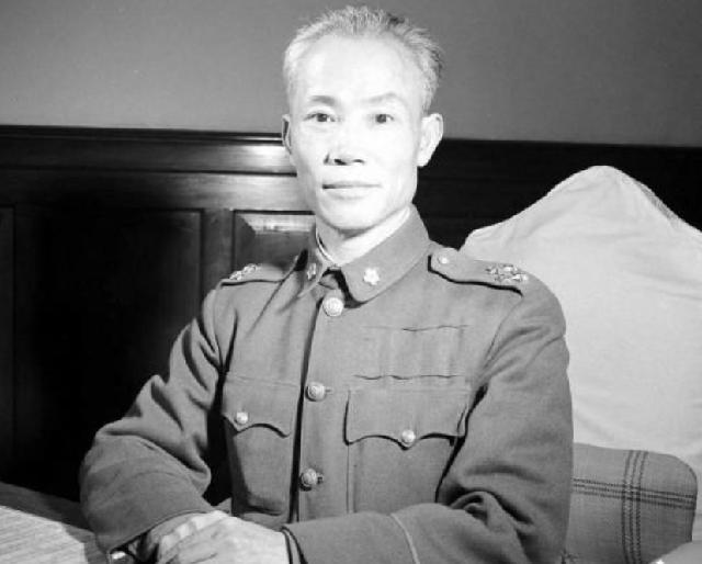 皖南事变爆发，叶挺面对蒋介石劝降，叶挺：请枪毙我，放过同志们