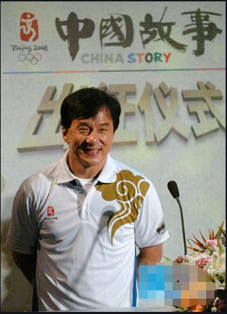 成龙何以如此爱国？成龙的家国情怀，为什么如此至诚至真？