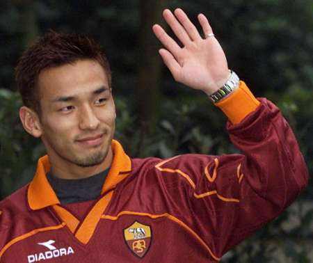 孙兴慜跟本田圭佑谁厉害,本田圭佑与孙兴慜谁的地位更高