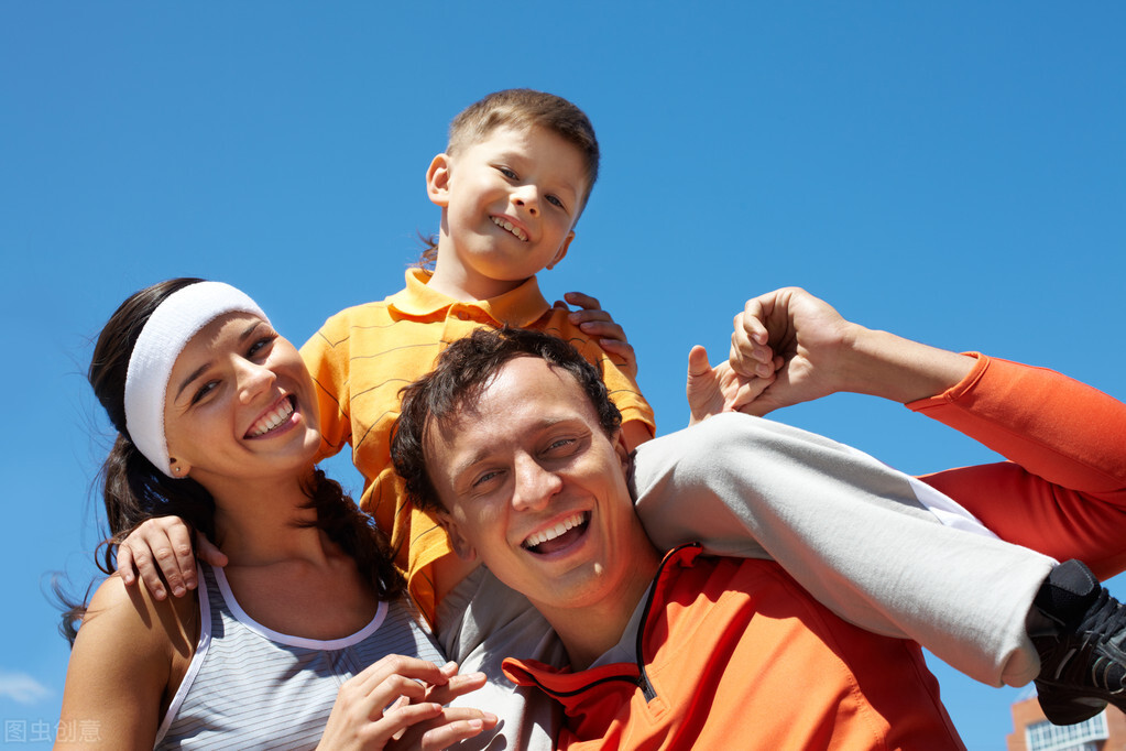 我翻了6千条评论，找了38个故事，为你呈现真实的中国姐弟关系