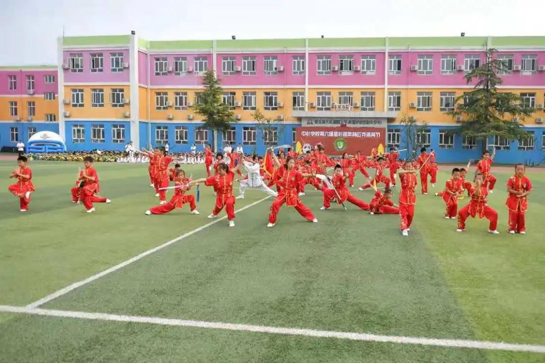 一百多人体育节开场,体育1000人活动