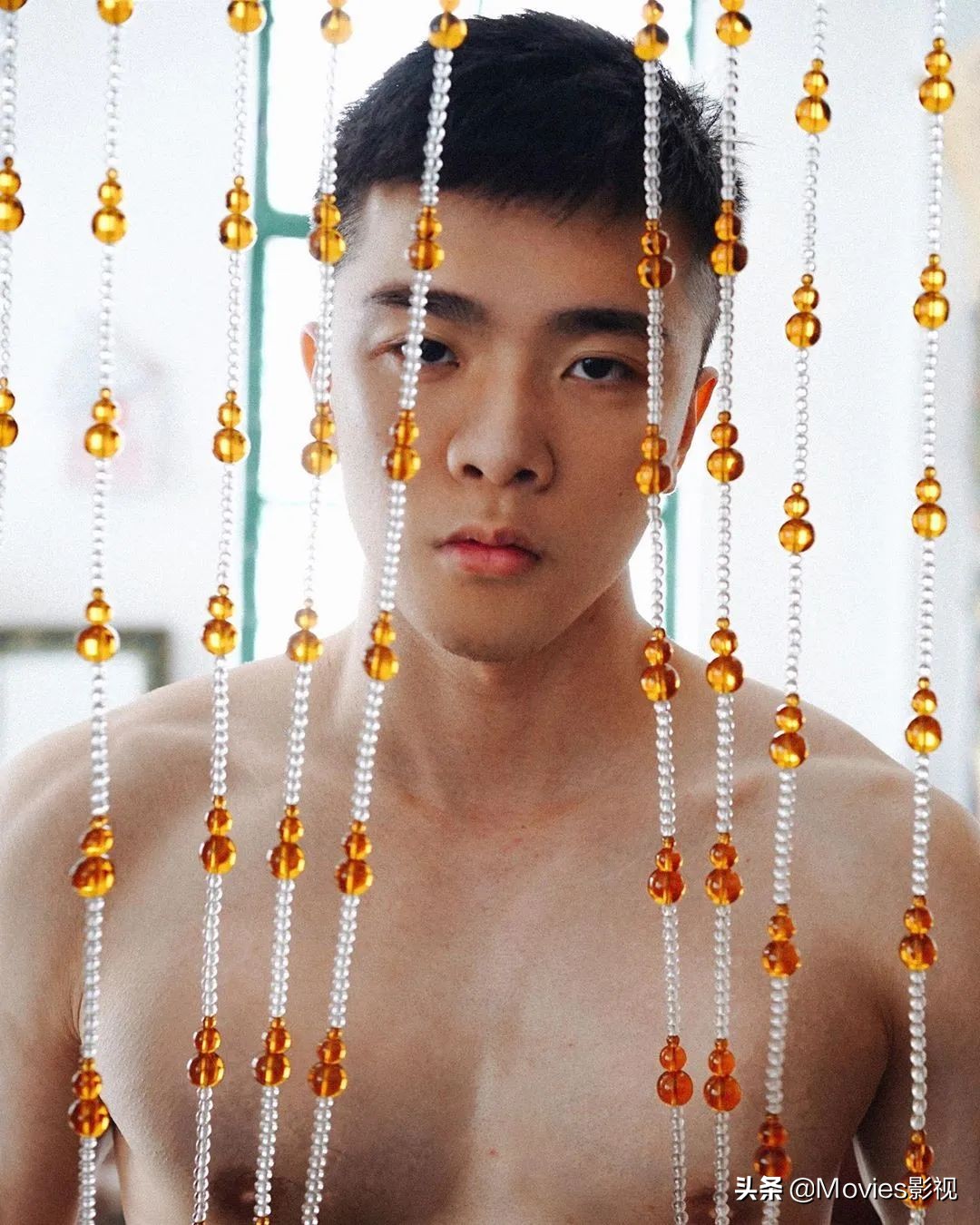 穿短裤比汪小菲还好看！奶凶腱子肉小狼狗，浴室照疯狂撩粉！